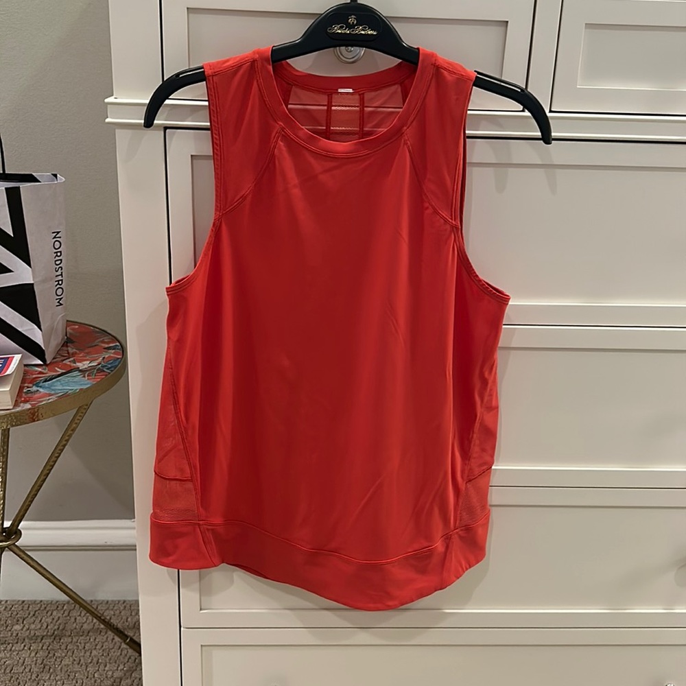 Lululemon Sculpt tank size 6